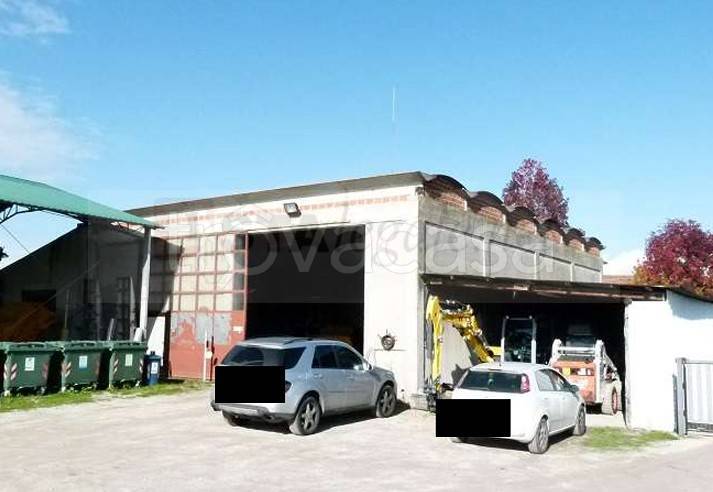locale commerciale in vendita a Pozzoleone
