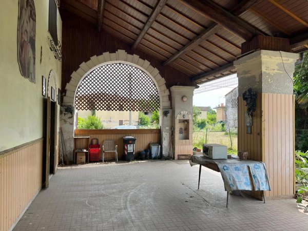 casa indipendente in vendita a Pozzoleone in zona Friola