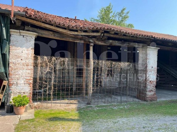 casa indipendente in vendita a Pozzoleone in zona Friola