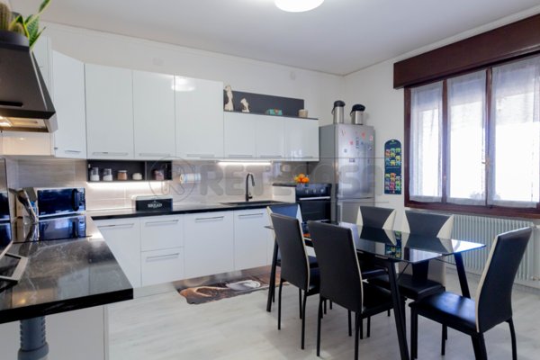 casa indipendente in vendita a Pozzoleone
