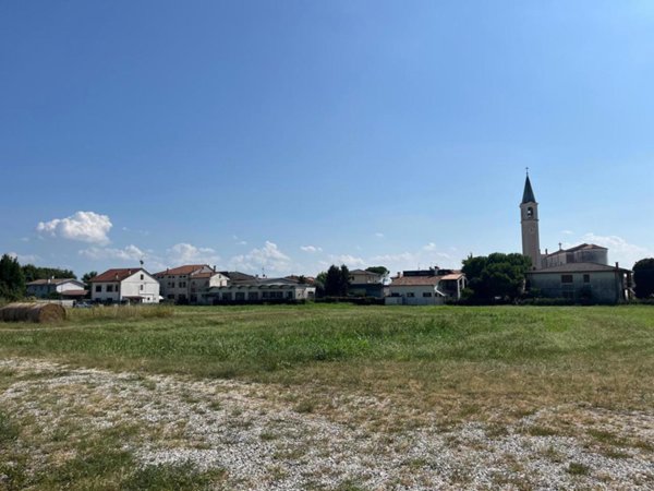 terreno edificabile in vendita a Pozzoleone