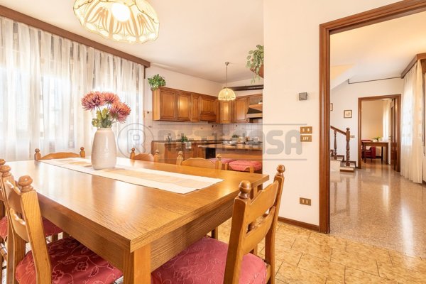 casa indipendente in vendita a Pozzoleone