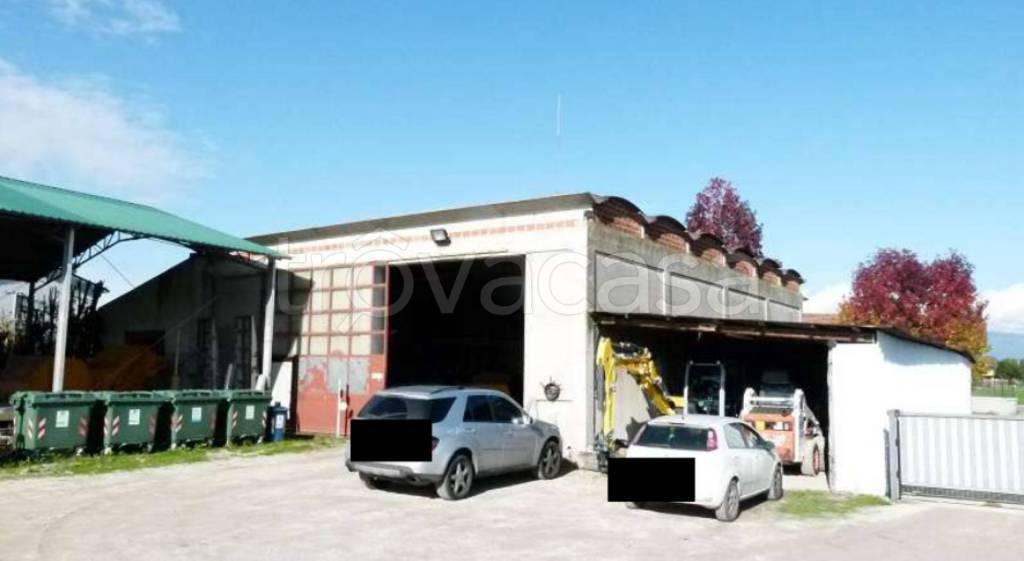 locale commerciale in vendita a Pozzoleone