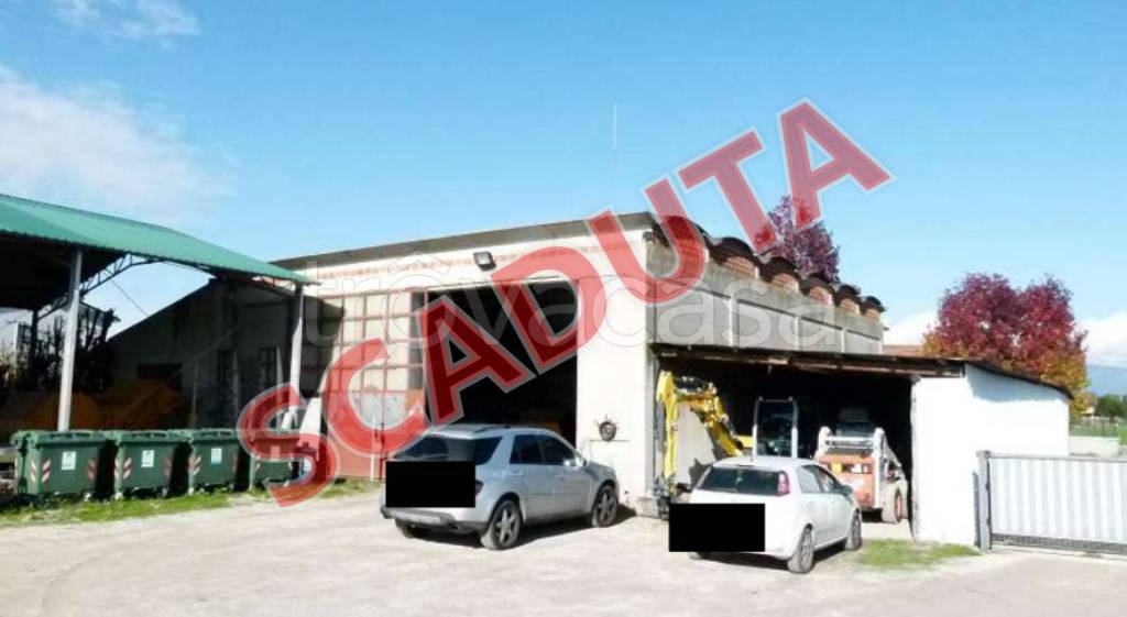 locale commerciale in vendita a Pozzoleone