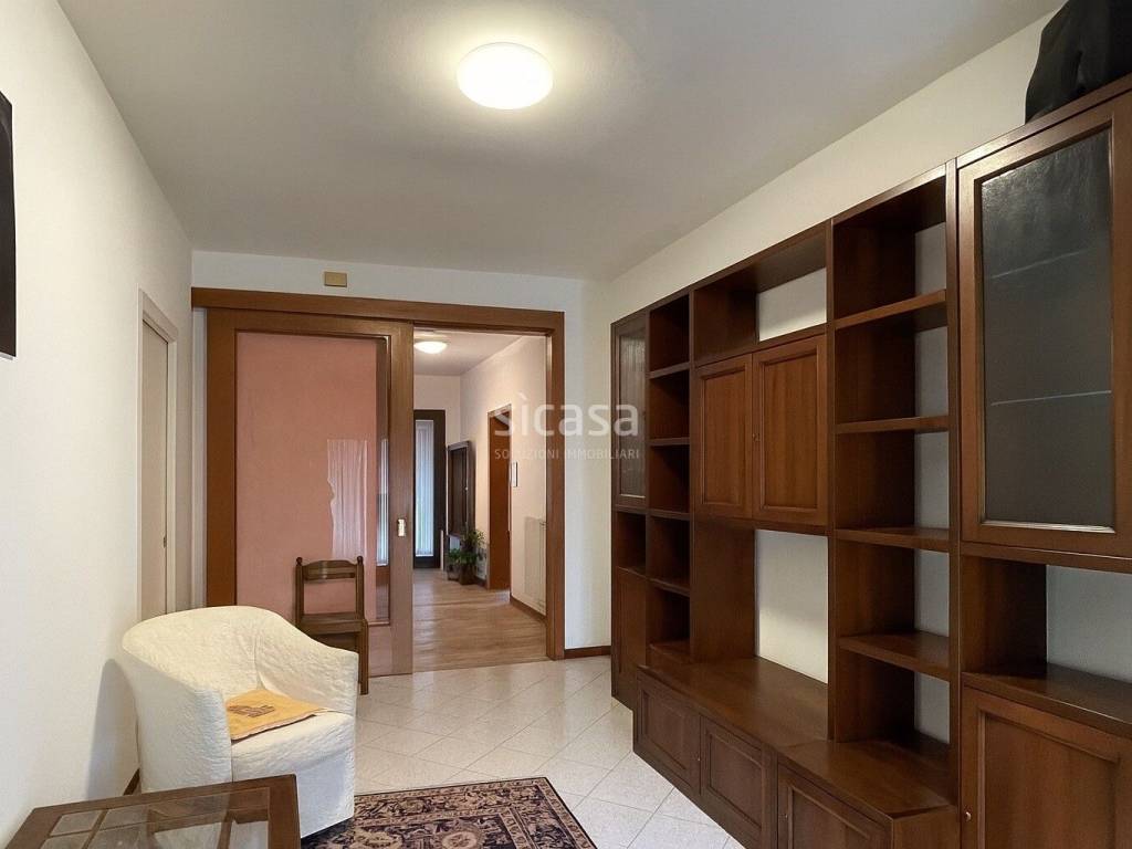 casa indipendente in vendita a Pozzoleone in zona Belvedere