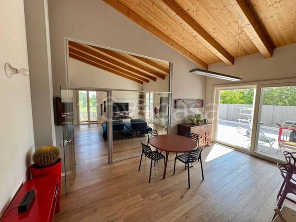 casa indipendente in vendita a Pozzoleone