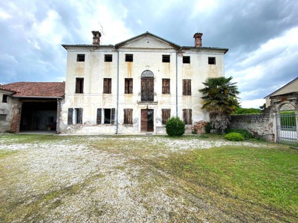 casa indipendente in vendita a Pozzoleone
