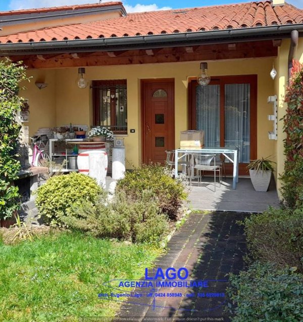 casa indipendente in vendita a Pozzoleone