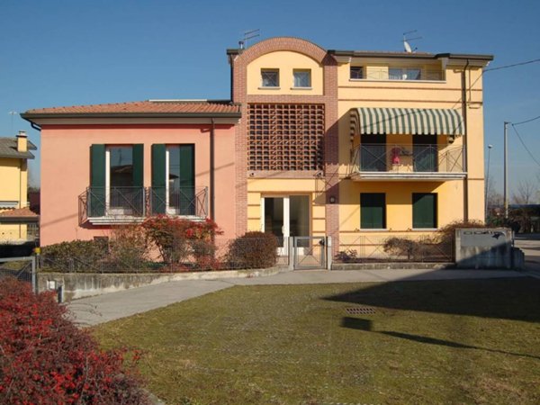 appartamento in vendita a Pozzoleone in zona Friola