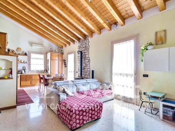casa indipendente in vendita a Quinto Vicentino
