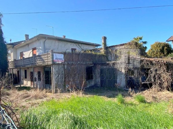 casa indipendente in vendita a Quinto Vicentino in zona Valproto