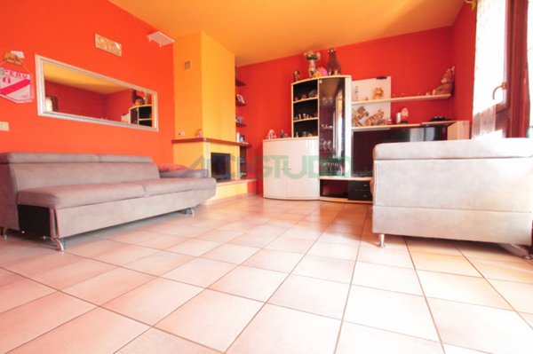 casa semindipendente in vendita a Quinto Vicentino in zona Lanzè