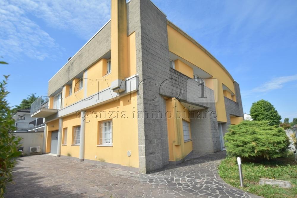 casa indipendente in vendita a Quinto Vicentino in zona Villaggio Monte Grappa
