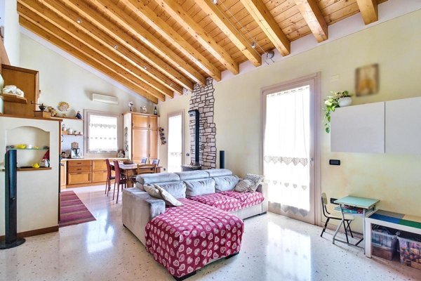 casa indipendente in vendita a Quinto Vicentino