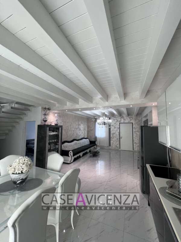 casa indipendente in vendita a Quinto Vicentino in zona Valproto