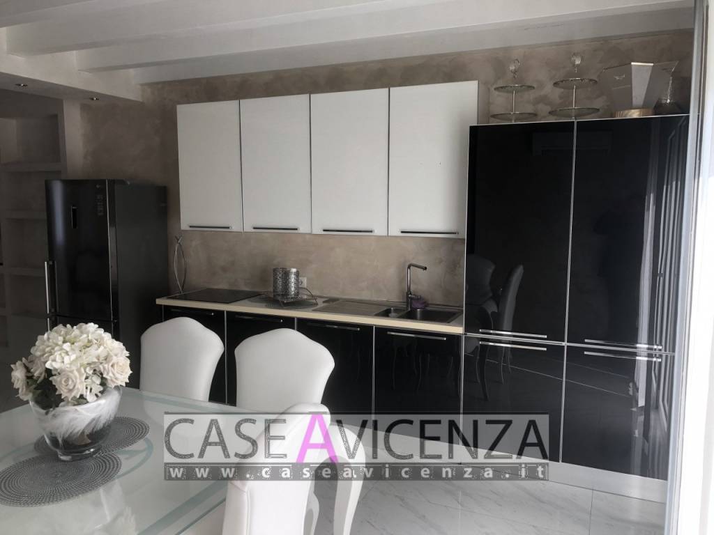 casa indipendente in vendita a Quinto Vicentino in zona Valproto