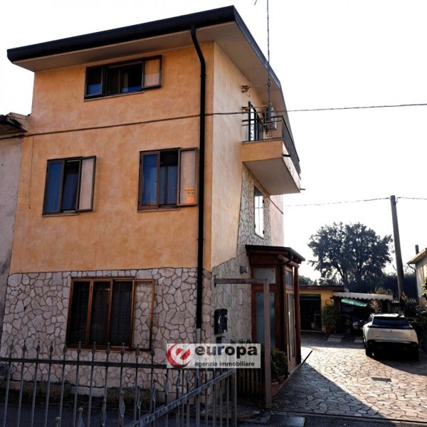 casa indipendente in vendita a Quinto Vicentino