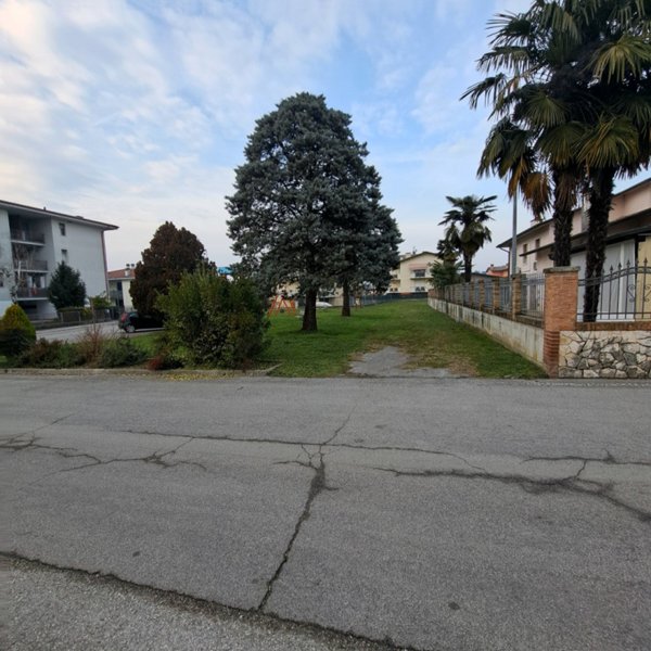 terreno edificabile in vendita a Quinto Vicentino in zona Valproto