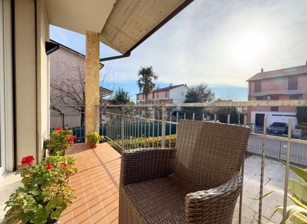 casa indipendente in vendita a Quinto Vicentino in zona Lanzè