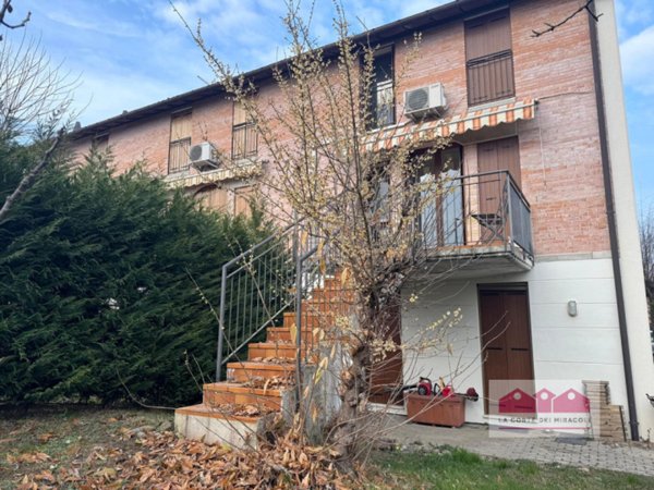 casa indipendente in vendita a Quinto Vicentino in zona Lanzè