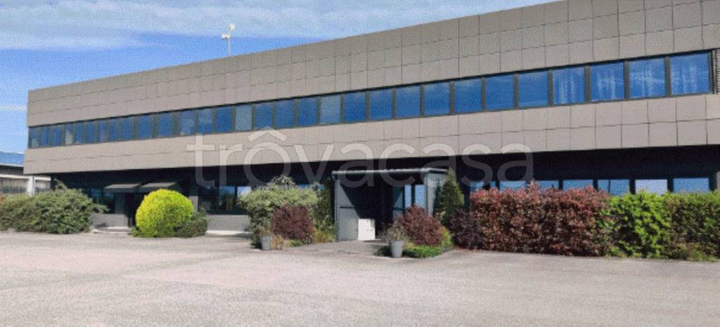 capannone in vendita a Quinto Vicentino