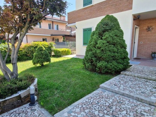 casa indipendente in vendita a Quinto Vicentino