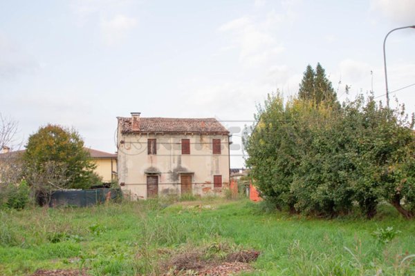 terreno edificabile in vendita a Quinto Vicentino
