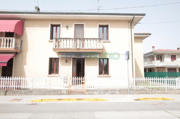 casa indipendente in vendita a Quinto Vicentino