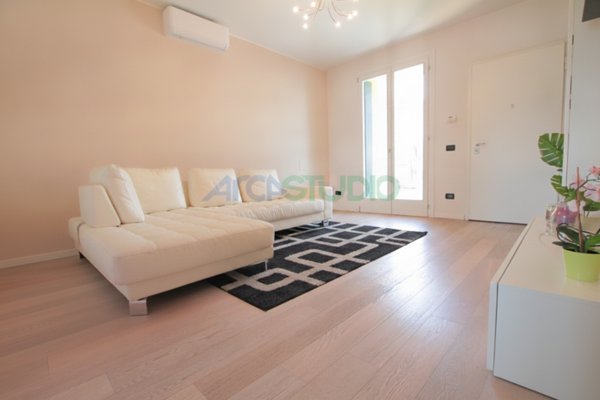 casa indipendente in vendita a Quinto Vicentino