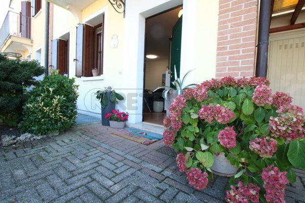 casa indipendente in vendita a Quinto Vicentino in zona Valproto