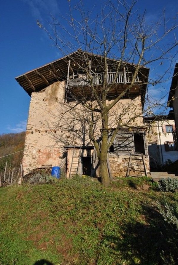 esavano in vendita a Recoaro Terme