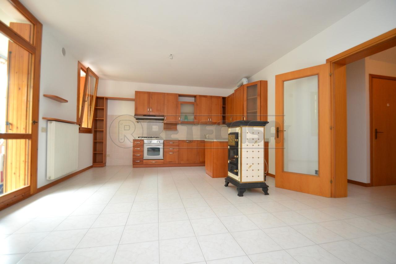 esavano in vendita a Recoaro Terme