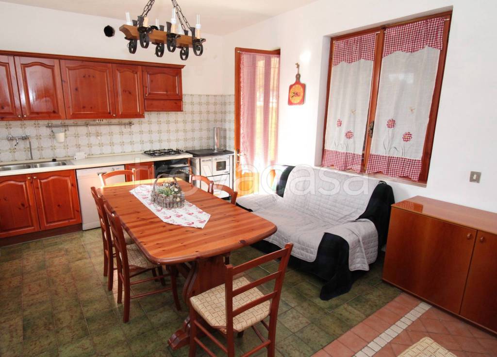 casa indipendente in vendita a Recoaro Terme in zona Fongara