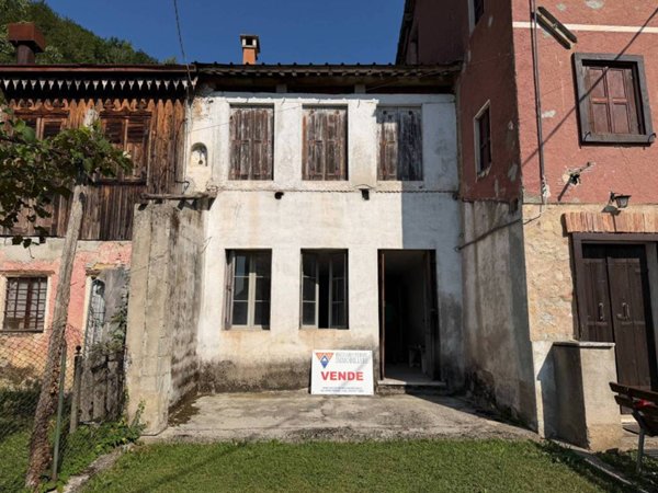casa indipendente in vendita a Recoaro Terme in zona Merendaore