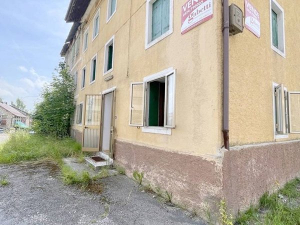 intera palazzina in vendita a Roana