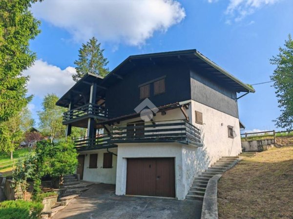 casa indipendente in vendita a Roana in zona Canove