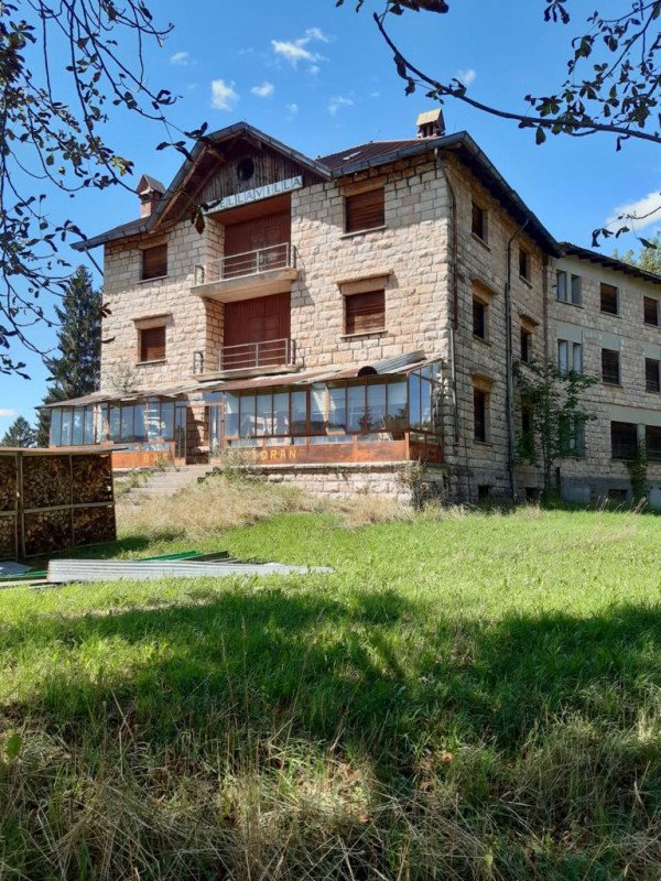 villa in vendita a Roana in zona Canove