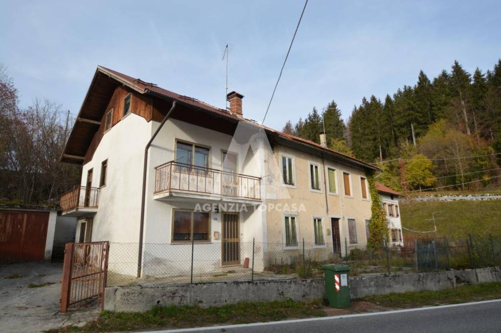 casa indipendente in vendita a Roana in zona Camporovere