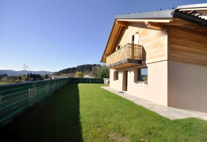 casa indipendente in vendita a Roana in zona Camporovere