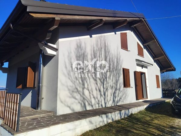 casa indipendente in vendita a Roana in zona Treschè Conca