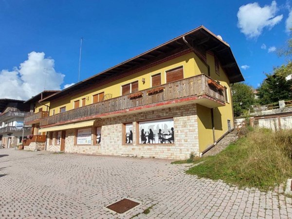 appartamento in vendita a Roana in zona Treschè Conca