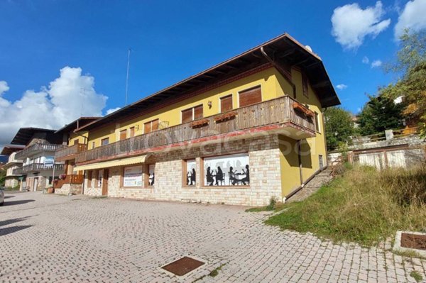 appartamento in vendita a Roana in zona Treschè Conca