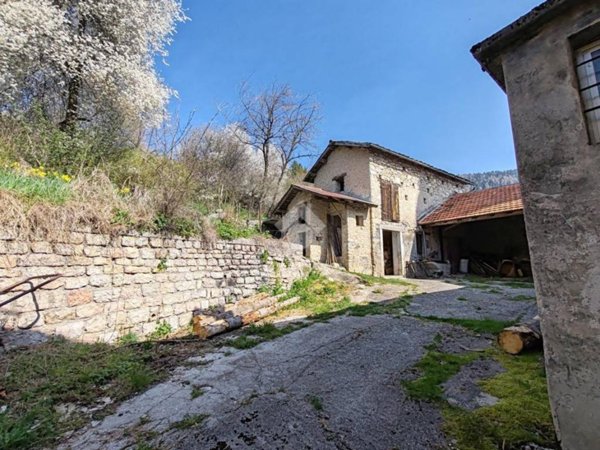 casa indipendente in vendita a Roana
