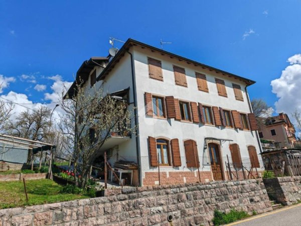 appartamento in vendita a Roana in zona Canove