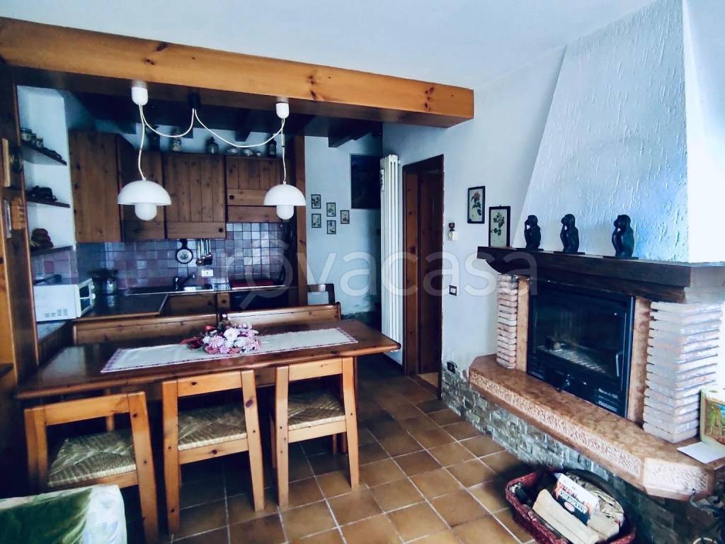 appartamento in vendita a Roana in zona Canove