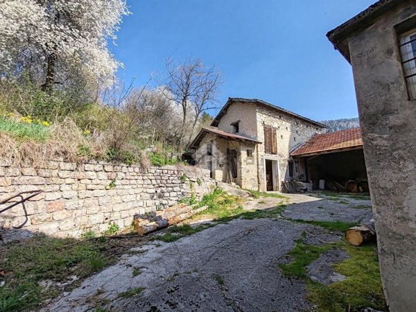 casa semindipendente in vendita a Roana
