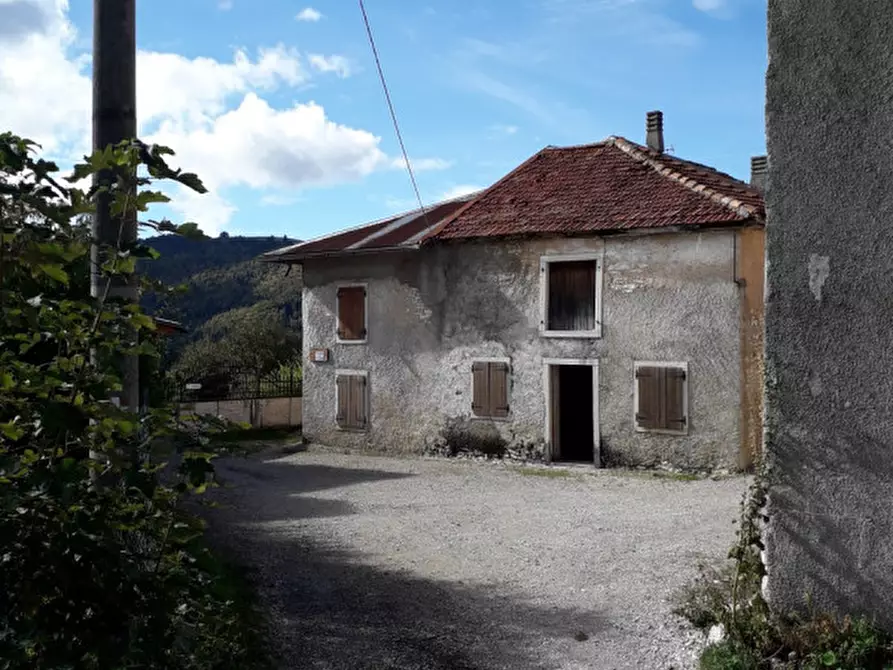 casa indipendente in vendita a Roana in zona Treschè Conca
