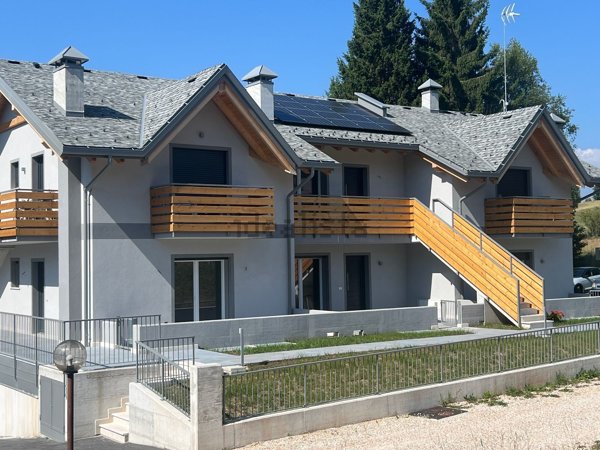 appartamento in vendita a Roana in zona Treschè Conca