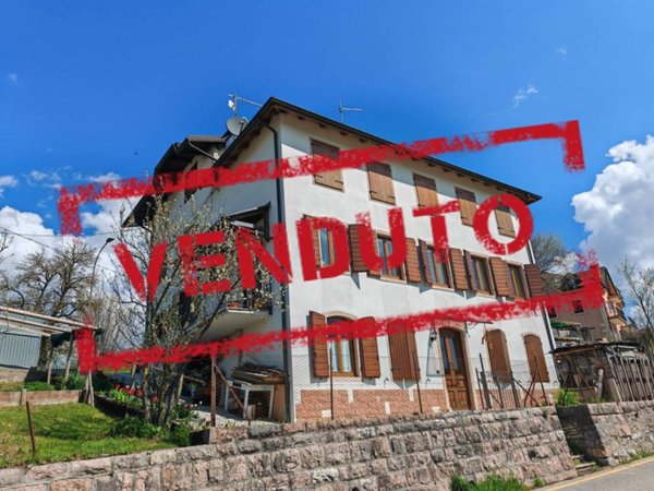 appartamento in vendita a Roana in zona Canove