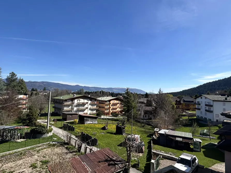 casa indipendente in vendita a Roana in zona Cesuna